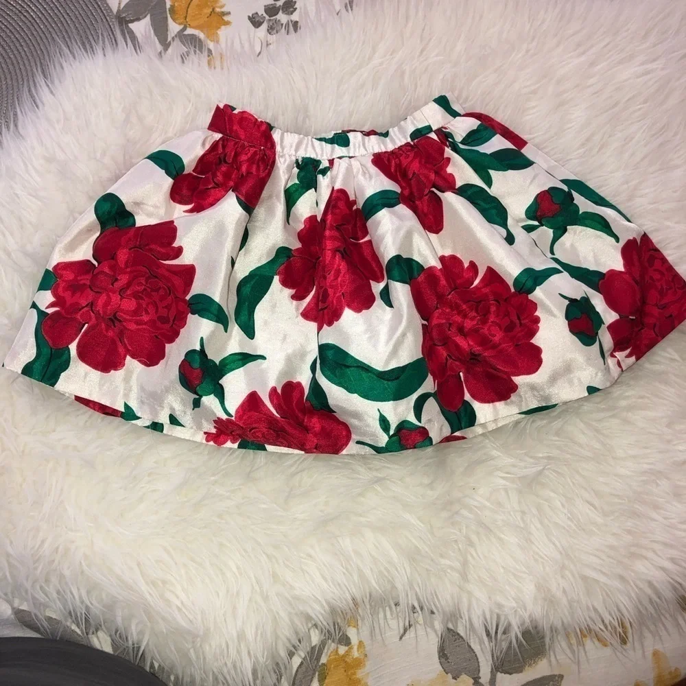 GYMBOREE White Red Flowers Print Party Skirt Sz 4
